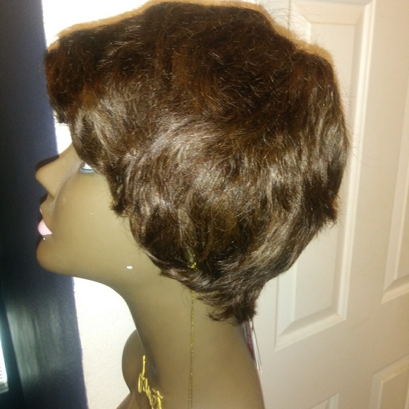 Short Straight Layered Cut Human Hair Wig - Picture 3 of 3